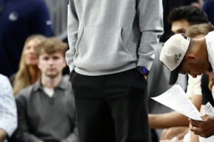 勇士附加赛能战胜开拓者，挺进季后赛吗？美媒：肯定能，那可是库里啊！